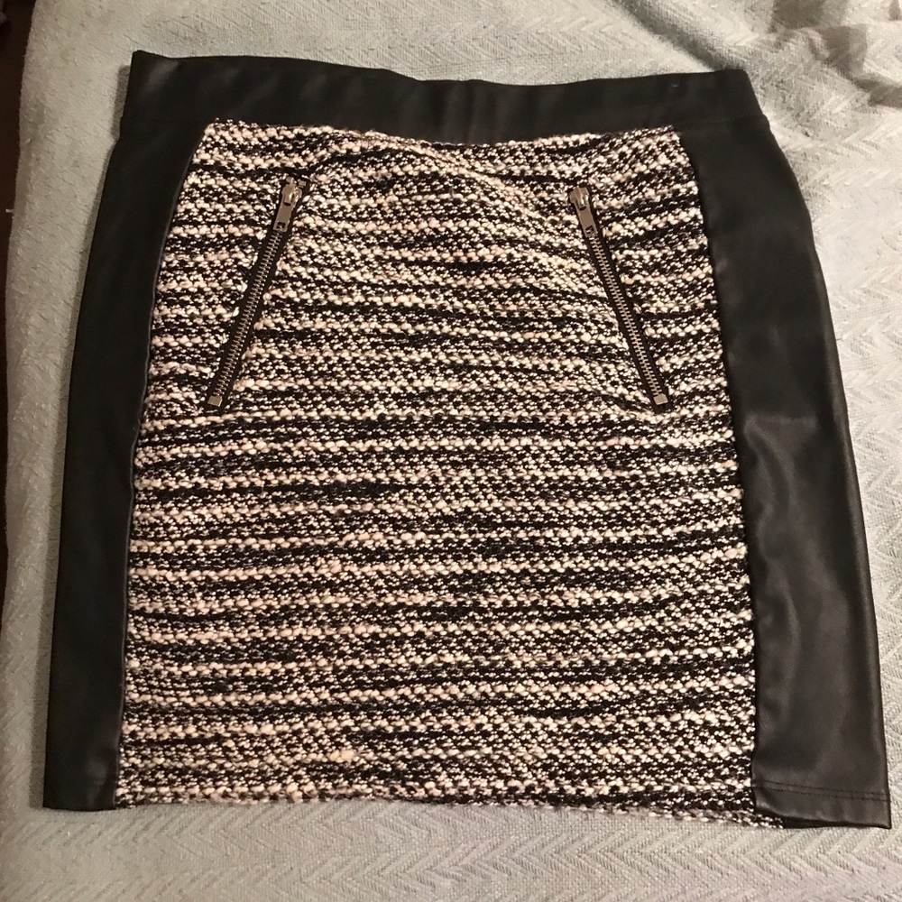 Leather skirt with fabric on the front!